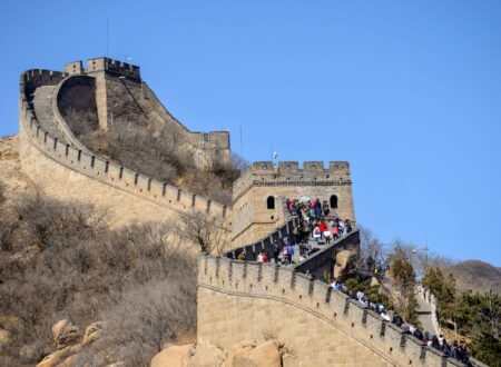 badaling-china-tourists-visiting-the-great-wall